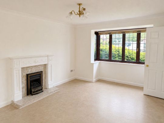 3 Bed Detached House, Castle Bromwich, B36 - Photo 1