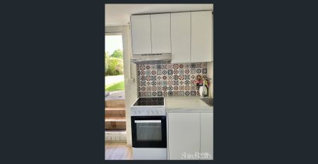 Tranquil living with modern comforts - Photo 2