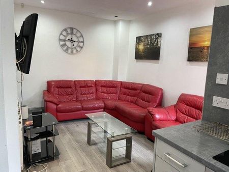 8 bedroom house share to rent - Photo 2