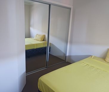 Room for rent, shared unit, furnished - Photo 4