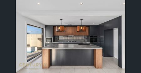 Luxurious Family Home with inground swimming pool - Photo 2