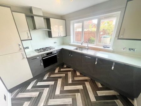 Bellflower Avenue, Southpark Village,... - Photo 2