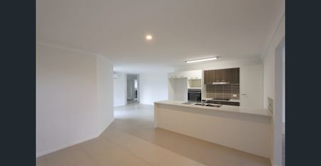 Fantastic 4 bedroom home! - Photo 3