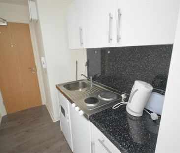 Studio to rent - Photo 3