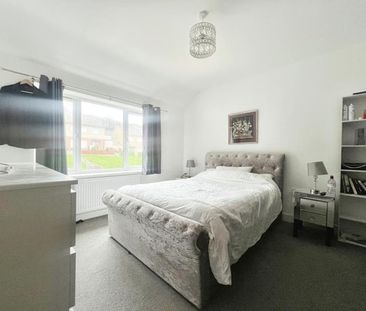 3 bedroom end of terrace house to rent - Photo 3