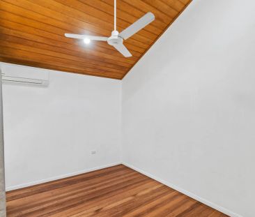 Costal retreat, steps to Kewarra Beach - Photo 1