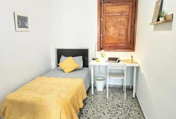 Carrer Miguel Hernández, Paterna, Valencian Community 46980