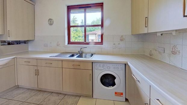 2 bedroom flat to rent - Photo 1