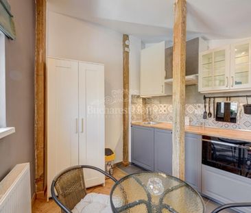 Urban Loft with Roof Terrace, Old-Town Centre - Photo 1