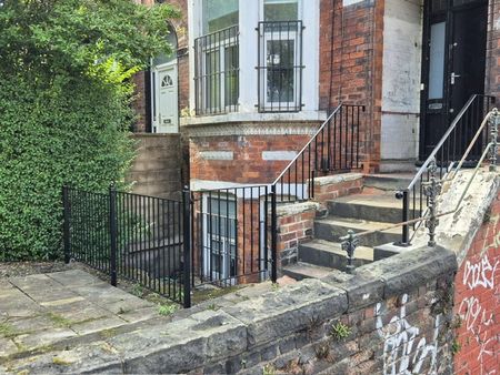 Hyde Park Road, Hyde Park, Leeds, LS6 1AJ - Photo 4