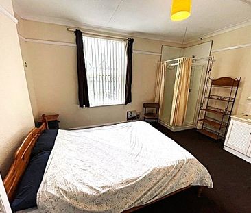 Room in a Shared House, Yardley Road, B27 - Photo 4