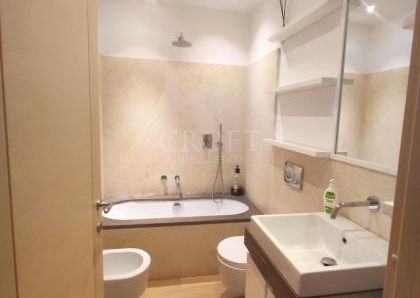 Parioli-Piazza delle Muse: Restored 3 bedroom, 3 Bath, spacious living, kitchen, balcony, near park, master bed & 2 single bedrooms. Ref 1045