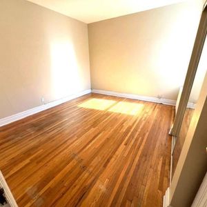 5½ ENTIEREMENT REFAIT-5 MNTS MT ROYAL ET UNIVERSITÉS- 3 CAC - Photo 2