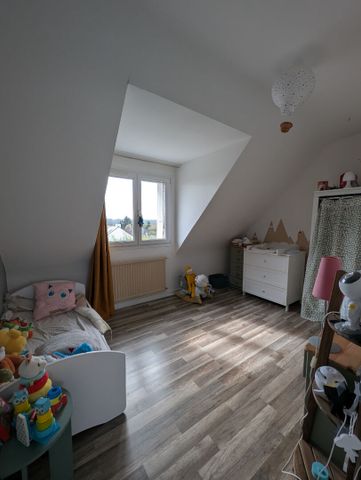 Location Maison 6 pièces 114m² MONTREUIL LE GAST 35520 - Photo 2
