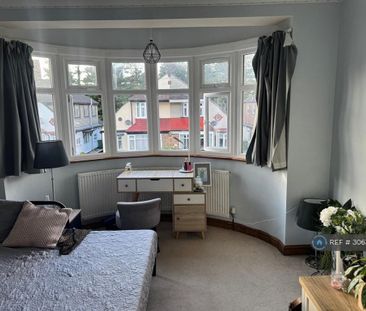 3 bedroom terraced house to rent - Photo 6