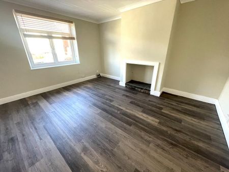 2 bedroom semi-detached house to rent - Photo 4