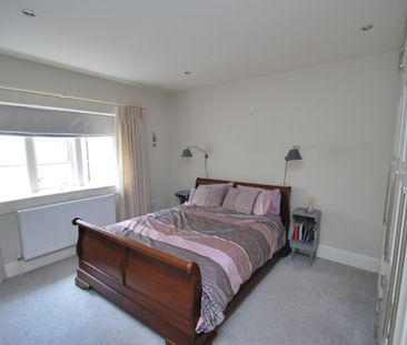 Sutcliffe House, Bath, London Road - Photo 4