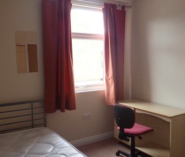 East Parade, Heworth - P10459 - Photo 2