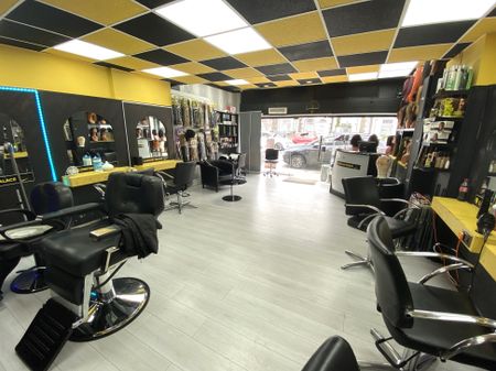 £1,250 PCM, Large Fitted and Equipped Hairdressing Salon/Barber Shop/Beauty Salon in Cowbridge Road East, Canton, Cardiff, CF5 1JJ - Photo 4