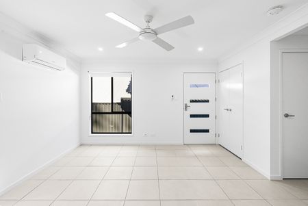 Cozy One Bedroom Home - Near New - Photo 3