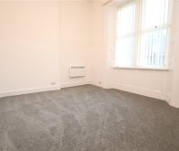 1 Bed Property To Rent - Photo 2