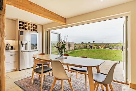 4 bedroom detached house to rent - Photo 3