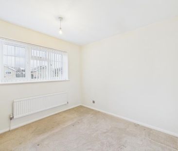 Fieldfare, Abbeydale, Gloucester - Photo 5