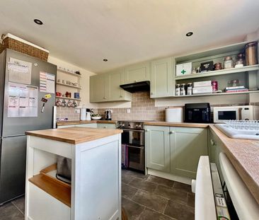 3 bedroom semi-detached house to rent - Photo 4