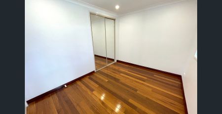 Double Storey Modern & Spacious Family Home - Photo 4