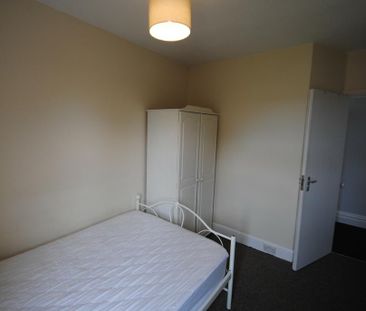 5 bedroom detached house to rent - Photo 3