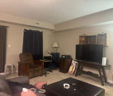 For Lease - 190 Hornchurch Lane Unit# B, Barrhaven, Ontario - Photo 1