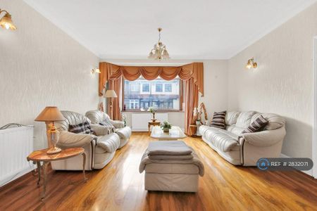 3 bedroom terraced house to rent - Photo 3