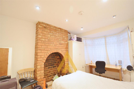 4 bedroom semi-detached house to rent - Photo 3