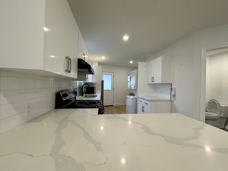 For Lease - 6065 Main Street Unit# 2, Niagara Falls, Ontario - Photo 2