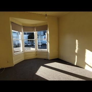 Freshly painted 1 bedroom flat - Takaro - Photo 1