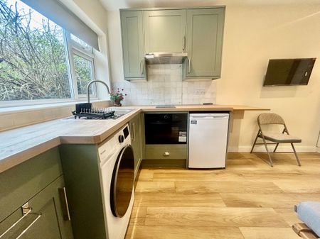 studio to rent Furze Road, WTH250036, BN13 - Photo 4