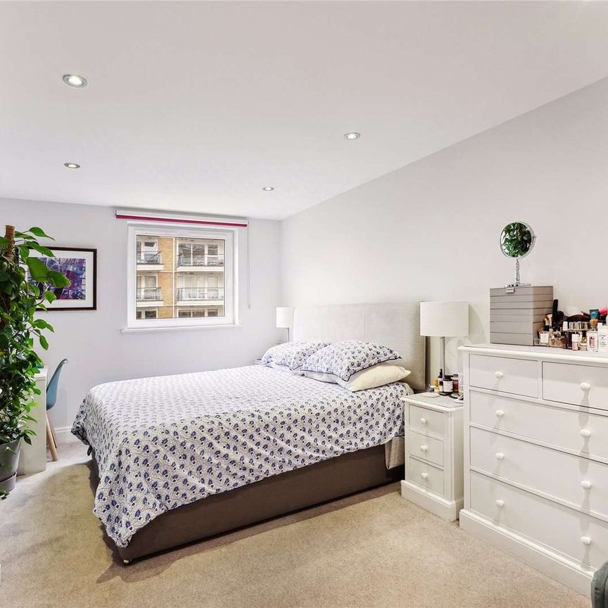 A 2 bedroom, 2 bathroom flat on the 3rd floor of this sought after development - Photo 1