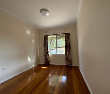 Spacious 3 Bedder&excl; - Photo 3