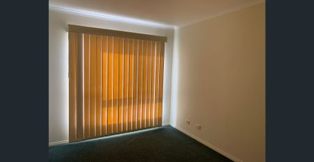 Close to Watergardens Station/Shopping Centre - Photo 2