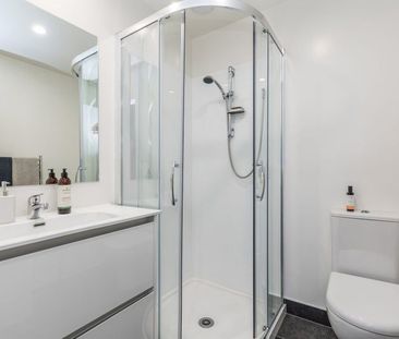 Perfect 3 BEDROOM in Flatbush - Photo 6