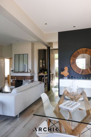 Architecture des années 40 revisitée, cette charmante maison de plain-pied de 90 m2, entièrement rénovée en 2015, est située au Moulleau, sur un terrain de 440 m2, à proximité immédiate des commerces et de la plage. - Photo 3