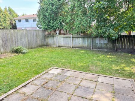 For Lease - 5842 Frontenac Street, Niagara Falls, Ontario - Photo 4