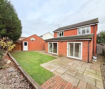 Morton Close, Camberley - 3 bedrooms Property for lettings - Seymours - Photo 1