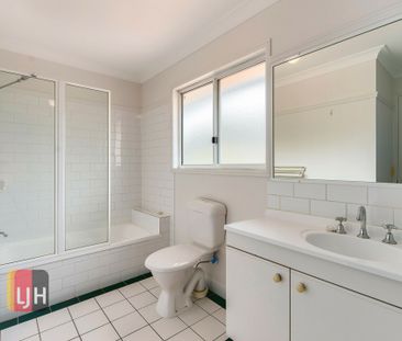 OVERSIZED 3 BEDROOM TOWNHOUSE WITH POOL IN COMPLEX - Photo 3