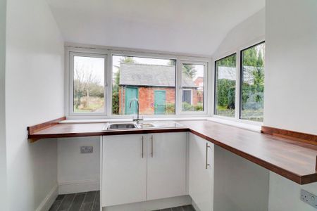 3 bedroom semi-detached house to rent - Photo 4