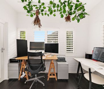 Immaculate two bedroom apartment with parking for three - Photo 3