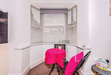 studio to rent Milners Court, Stamford, PE9 - Photo 2