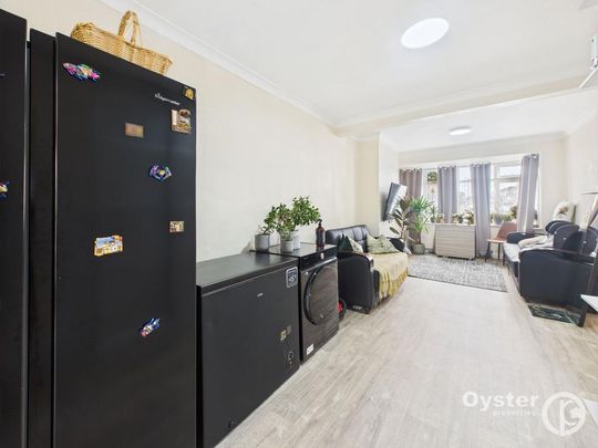 4 bedroom semi-detached house to rent - Photo 1