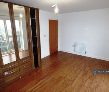 3 bedroom flat to rent - Photo 5