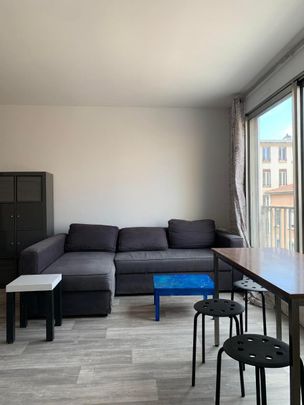 Location Appartement 1 pièce 36m² LYON 7ème - Photo 1